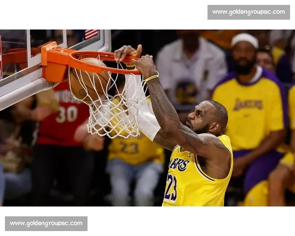 重温NBA总决赛湖人对热火第四场经典对决全程回放解析精彩瞬间战术复盘