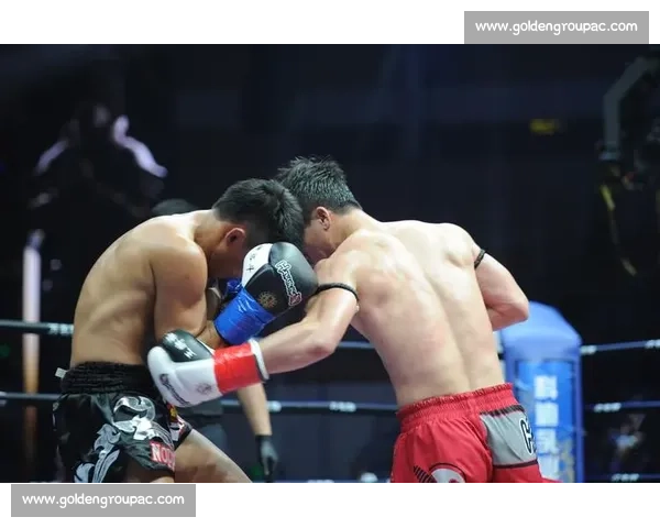 邱建良迎战肯姆巅峰对决技术力量与荣耀的全面较量世界级拳台生死博弈