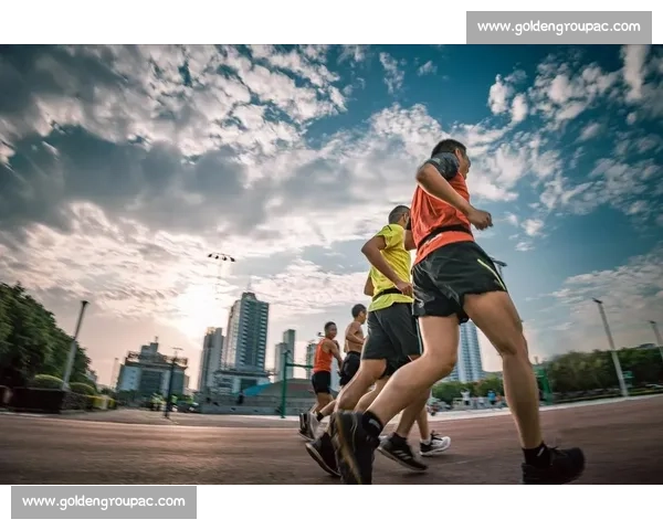 长跑与短跑的全面对比耐力速度训练差异解析对身体素质与比赛策略影响