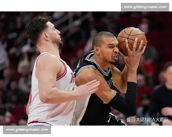 马刺火箭正面对决年轻力量与经验体系的全面碰撞攻防博弈季后赛格局前瞻